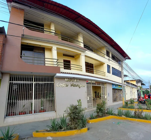 Hotel Costa Manglar