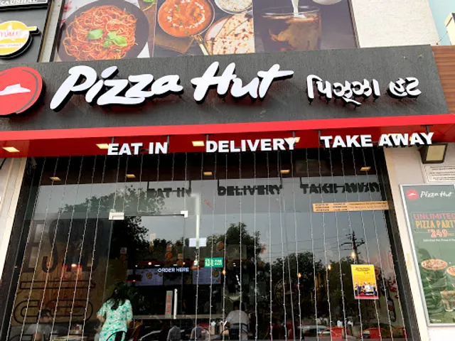 Pizza Hut | Tapovan Circle, Ahmedabad