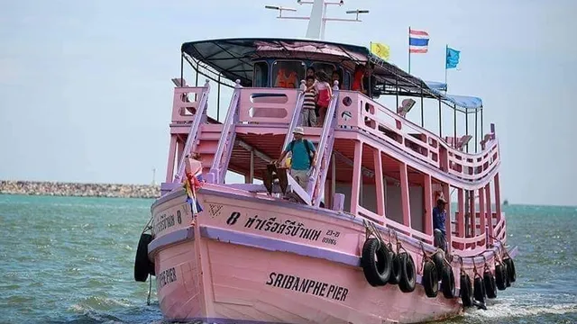 Sribanphe Pier and Seafood