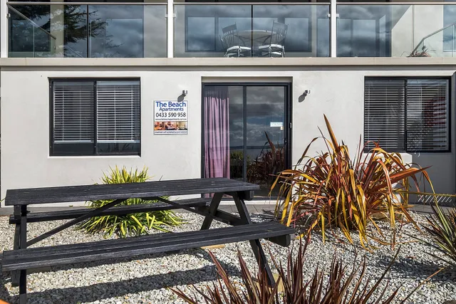 Beachfront Apartment Blackmans Bay