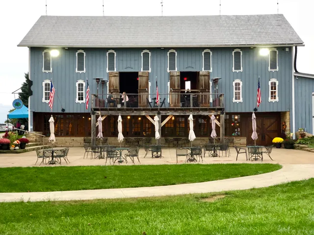 Blue Barn Winery (seasonal winery)