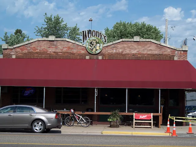 Woody's Bar & Grill