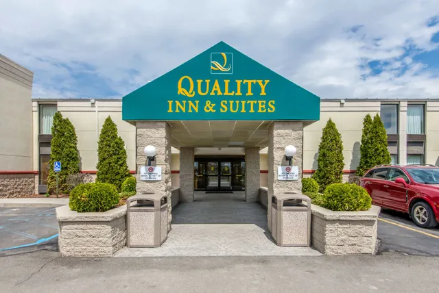Quality Inn & Suites Gibsonia - Pittsburgh North