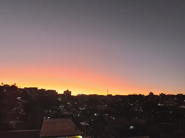 Square Angelina Pires