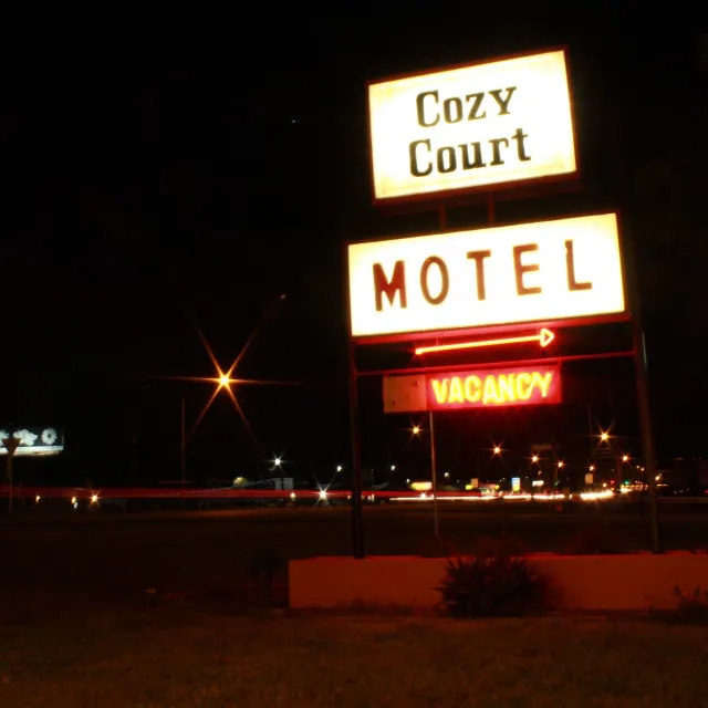 Cozy Court Motel
