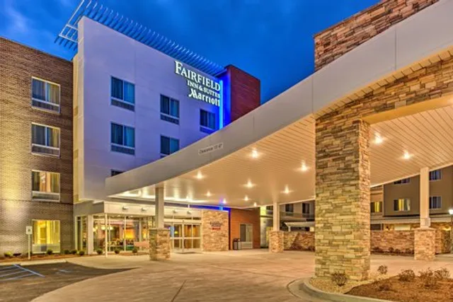 Fairfield by Marriott Inn & Suites St. Louis Westport