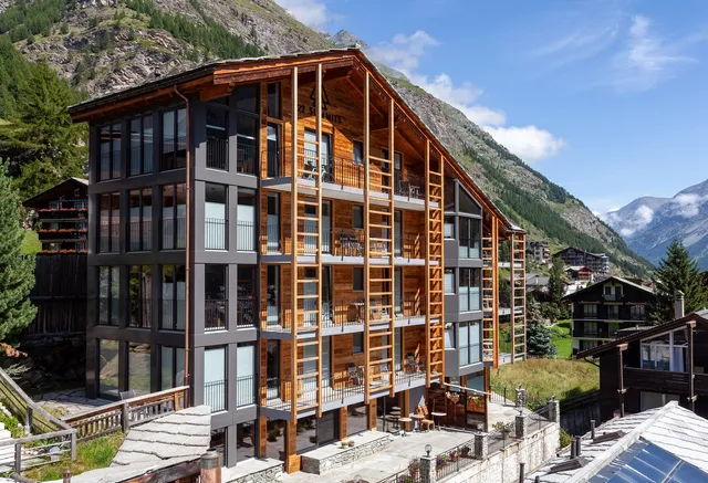 22 Summits Apartments