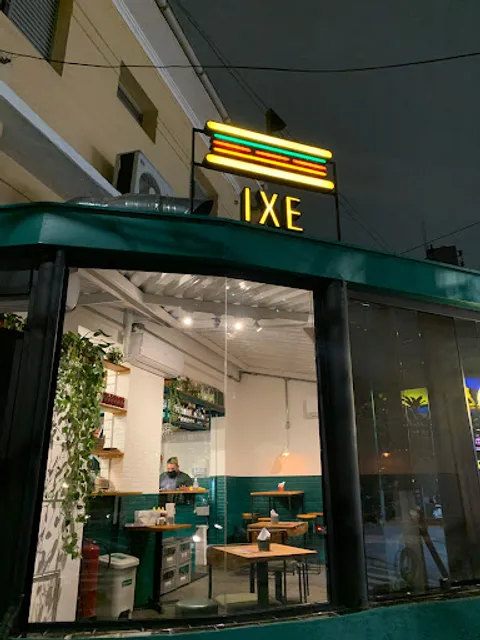 IXE - Sanduíches & Drinks