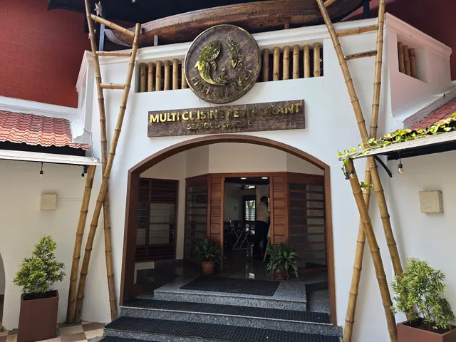FishMarket Multicuisine Restaurant - Ravipuram, Kochi