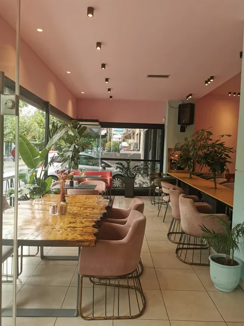 Mademoiselle Coffee & Brunch