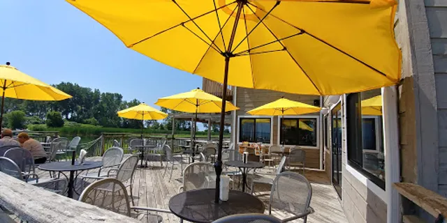 Pounder's Waterfront Pub & Patio