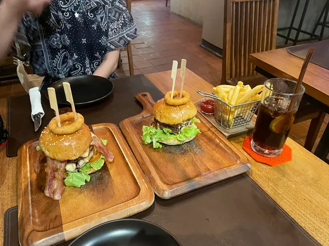 Big Boys' Burger Club - Patong Beach