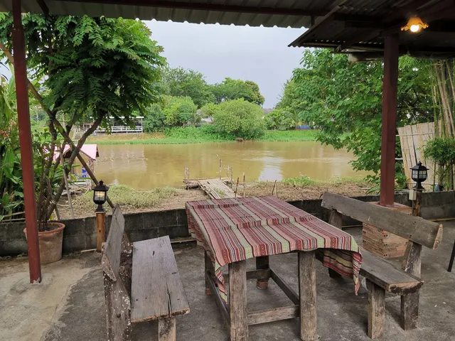 Puang Thong Restaurant