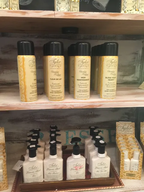 Le Bleu Bonnet Boutique