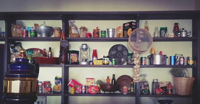 Τα Τρύπια Ποτήρια