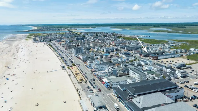 The Crest - Hampton Beach