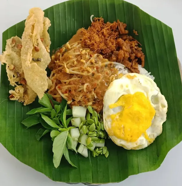 Nasi Pecel Bu Dwi Asli Madiun
