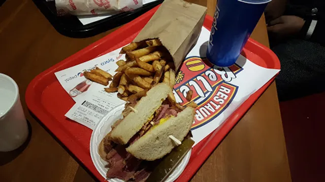 Restaurant La Belle Province L'Authentique (Bellepros Newman - Lasalle)