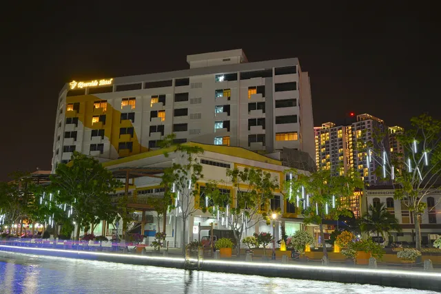 Tun Fatimah Riverside Hotel