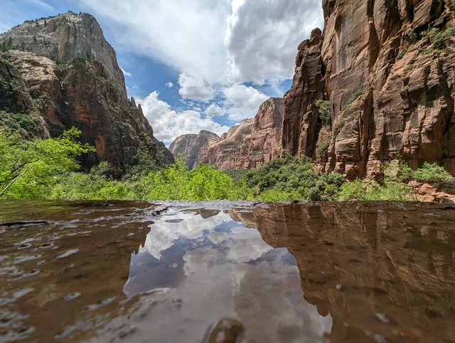 Weeping Rock Trailhead