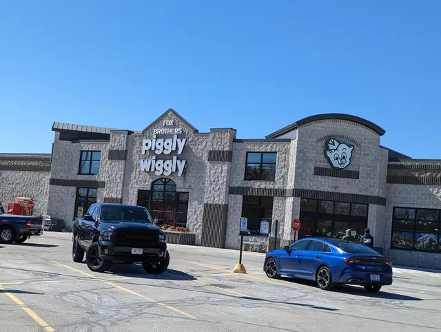 Fox Bros. Piggly Wiggly Hartland