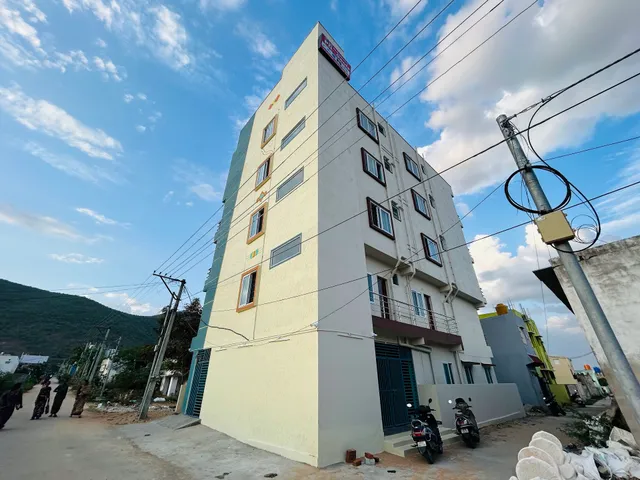 Sri Rajeshwari PG for Gents