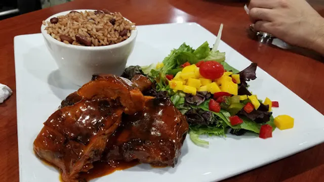 Hummingbird Grill & Lounge