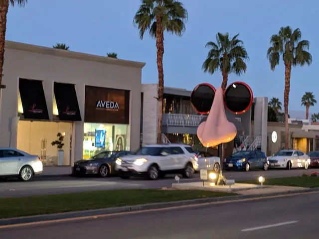 President's Plaza West