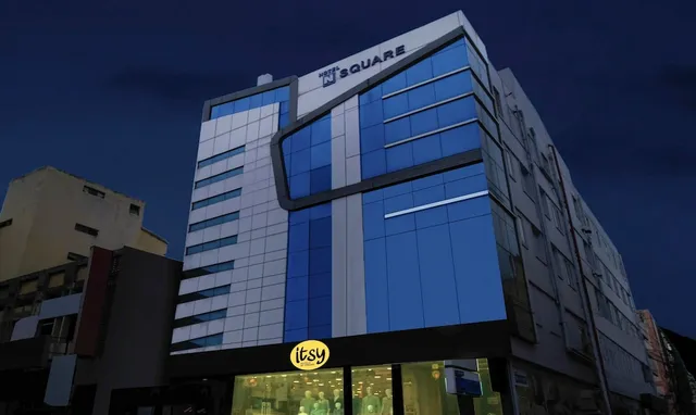 Collection O Hotel N Square