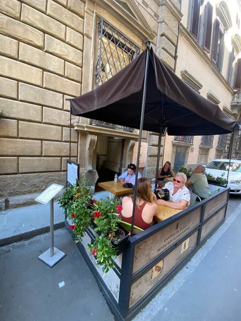 Cantina De' Pucci (Restaurant & Wine Window / Buchetta del Vino)