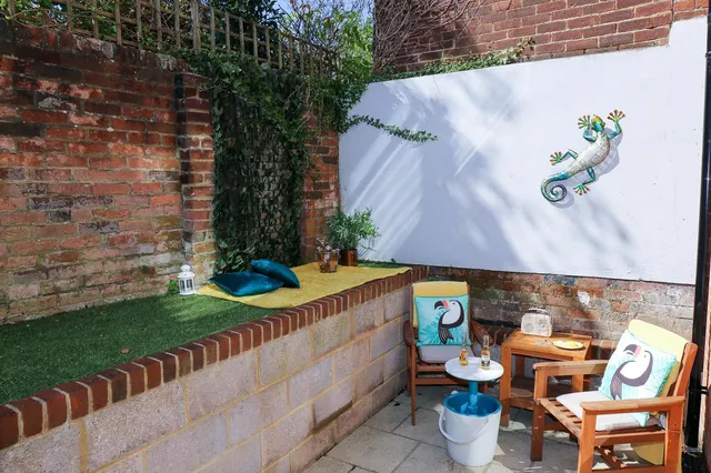 EdKaRoom (80 Bedford Place) Book Direct for our Best Price