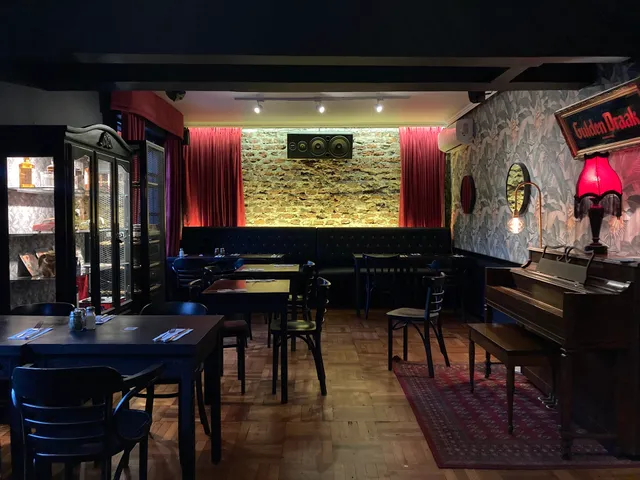 Plaza Victoria - Café Restobar