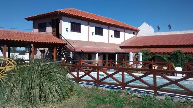 Hosteria Manantial de Carpintería