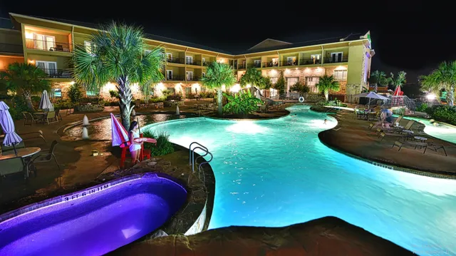 Holiday Inn Express & Suites Fredericksburg, an IHG Hotel