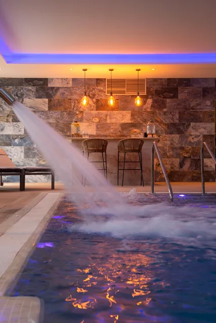 Logis Hôtel Restaurant SPA Les Oliviers