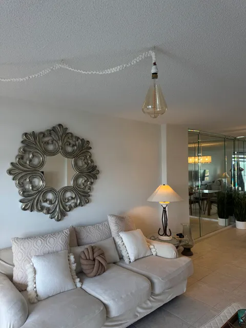 Cuchi's Boutique LLC