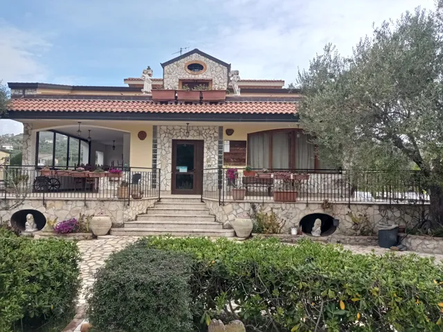 Elios Country Village