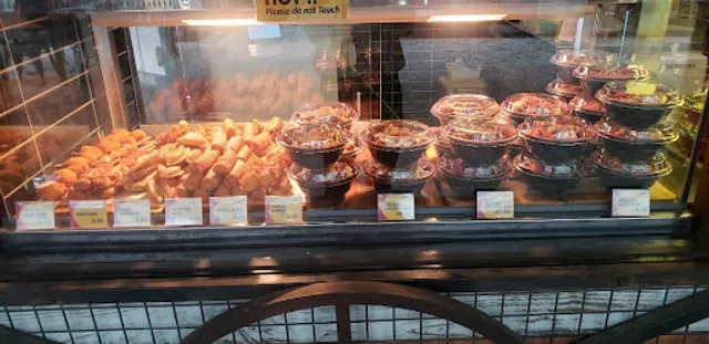 Sushia Sushi Roll & Fresh Bar