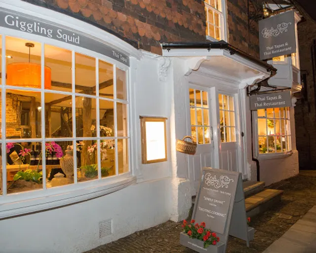 Giggling Squid - Farnham