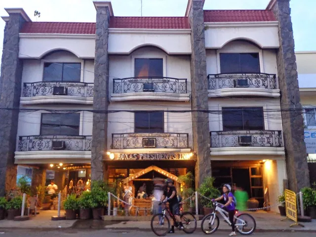 Roxas President's Inn