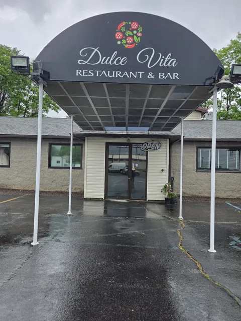 Dulce Vita Restaurant & Bar