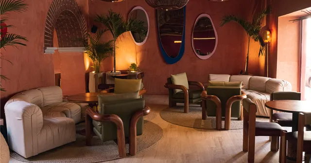 Nia Bakery Coffee Shop & Cocktails