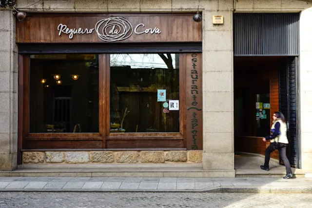 Regueiro da Cova by Begoña Vázquez