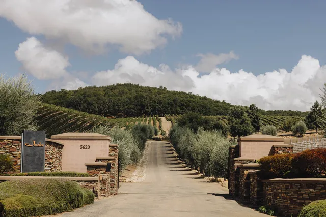 Jada Vineyard & Winery