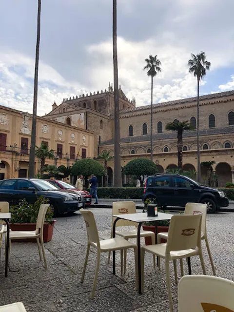 Vintage Enoteca Bistró
