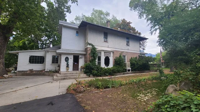 The 1887 Hansen House Bed and Breakfast