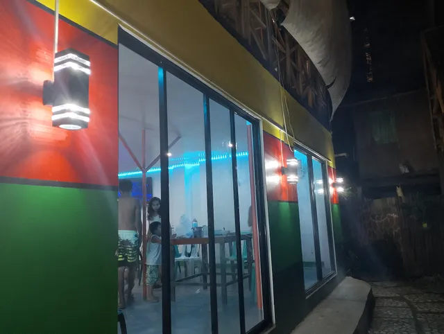 Boodle Haus Resto Seafoods Paluto