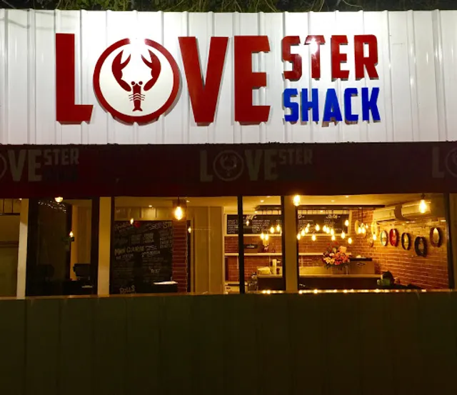 LOVESTER SHACK. Seafood & Steak, Burger & Rolls