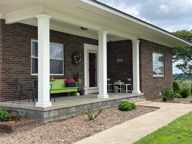 The Hillandale Farmhouse