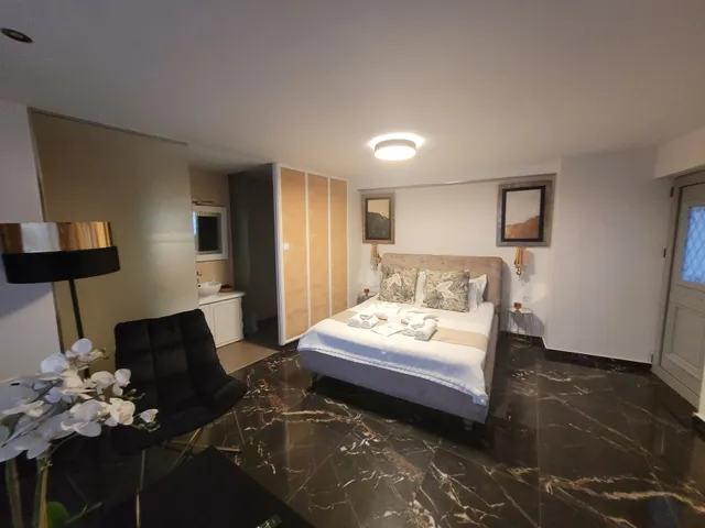 Mare Suites & Apartments